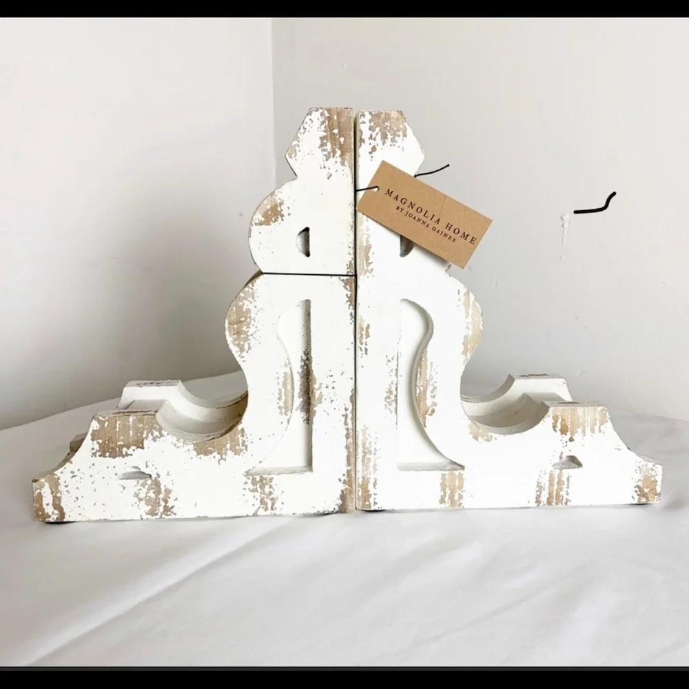 Magnolia home corbels/bookends 2pc set